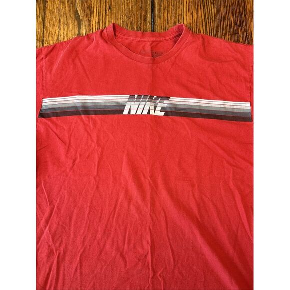 Nike Men's Red T Shirt Retro Size L Large Short Sleeve - Picture 1 of 16